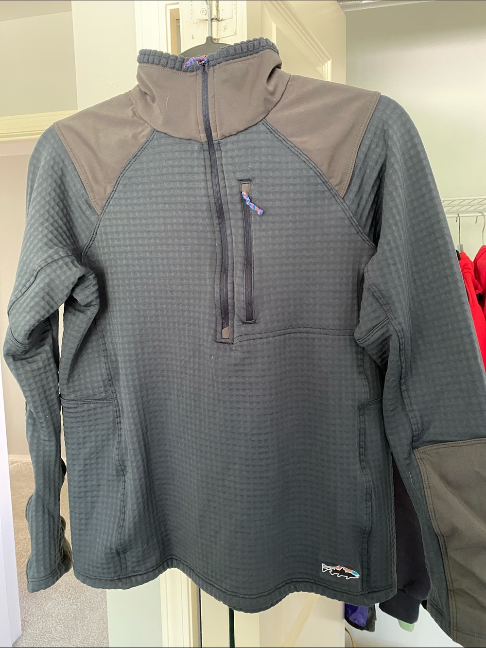 Patagonia Men's Charcoal Gray Half-Zip Performance Pullover